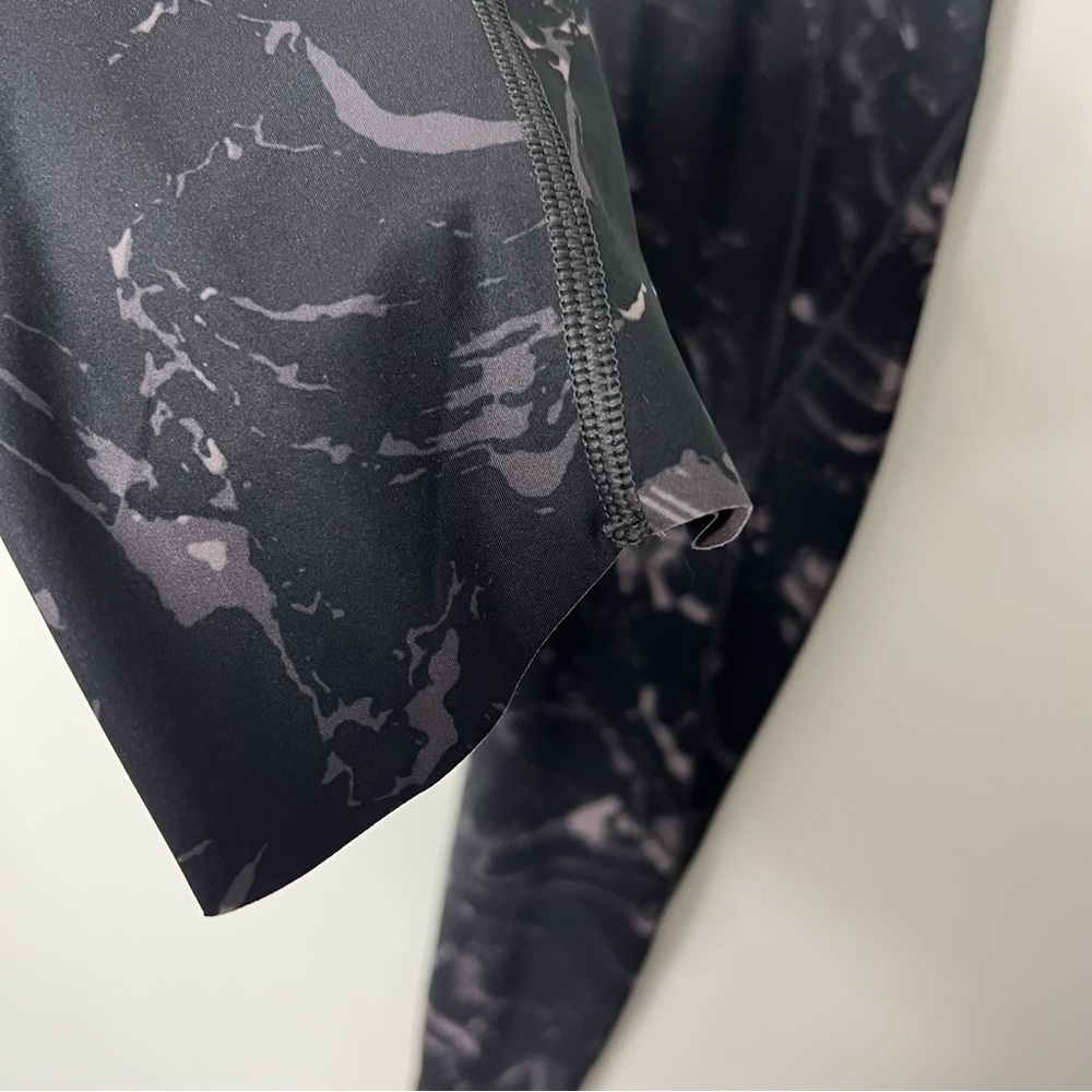 Athleta 7/8 Tights Velocity Stash Pocket Marble Leggings Black Medium 820 - Picture 6 of 10